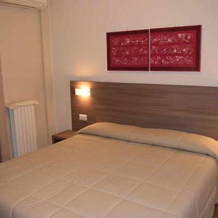 Hotel Pilotto Peschiera del Garda Exterior photo