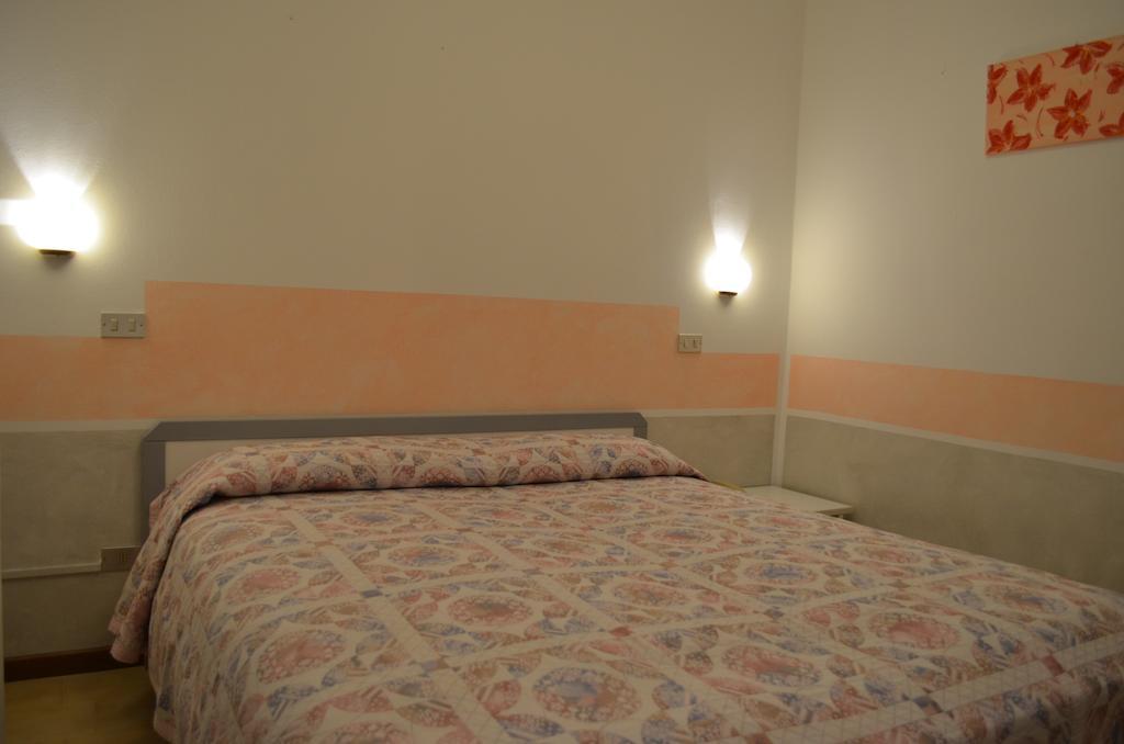 Hotel Pilotto Peschiera del Garda Exterior photo