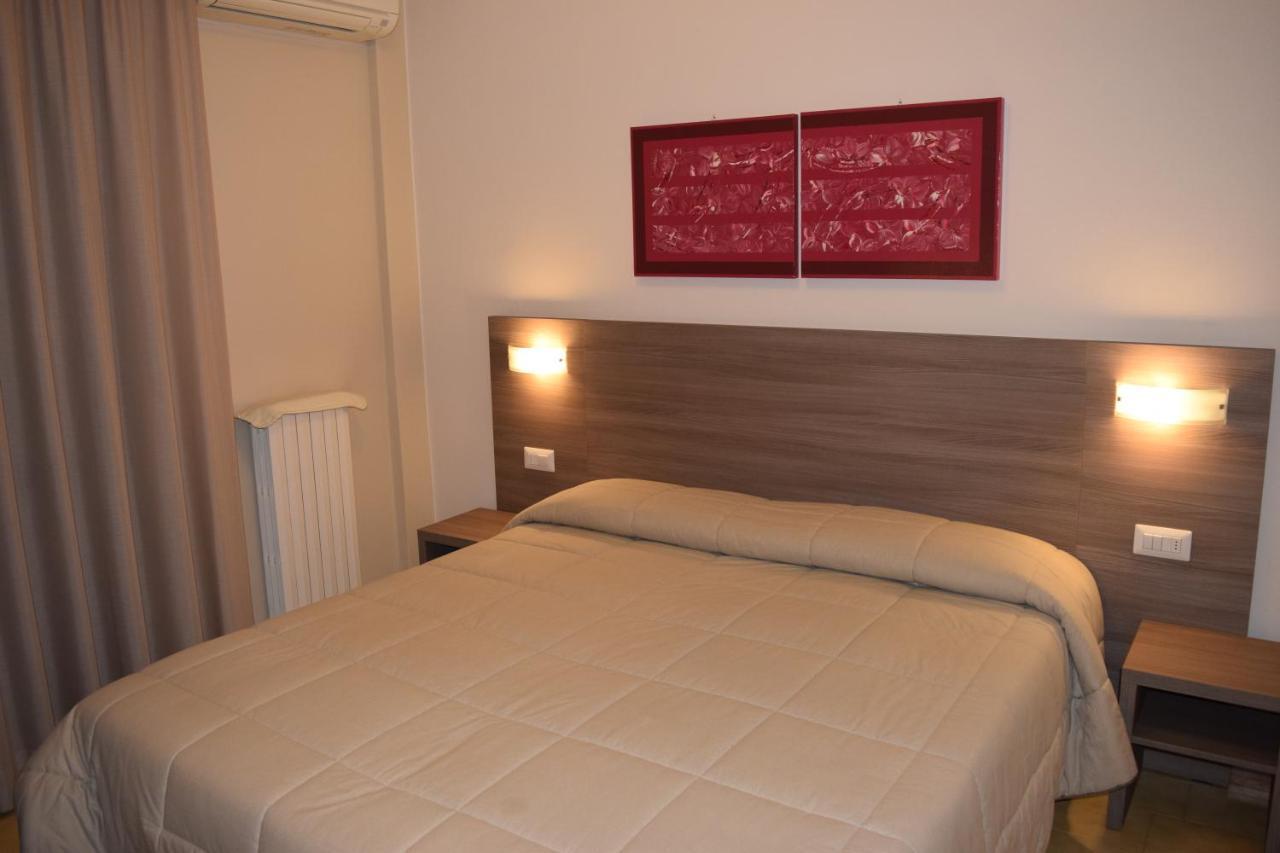 Hotel Pilotto Peschiera del Garda Exterior photo