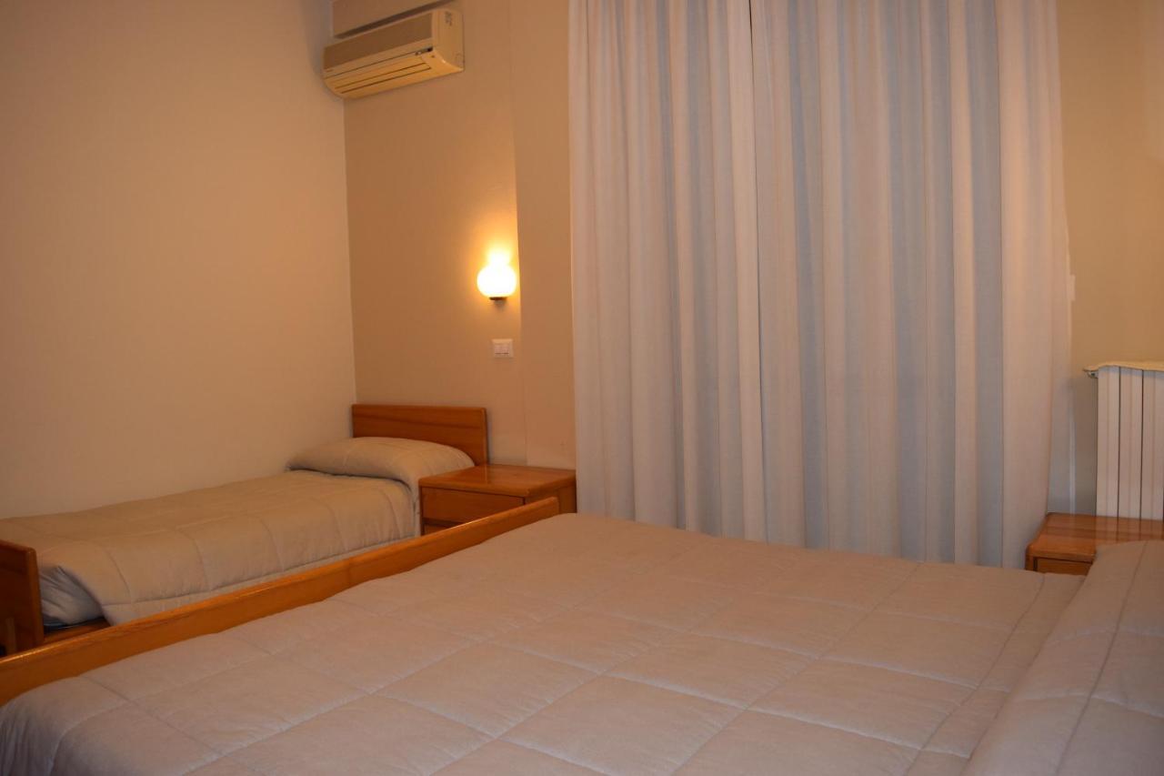 Hotel Pilotto Peschiera del Garda Exterior photo